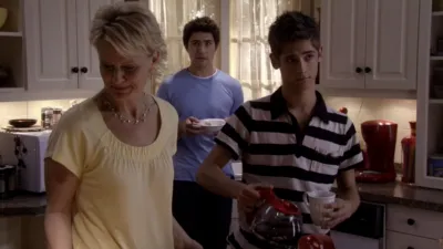 thumbnail - S3:E2 Psychic Friend