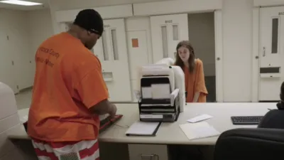 thumbnail - S3:E4 Sneezing on Grandma