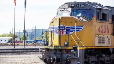 thumbnail - S1:E4 The Body on the Train