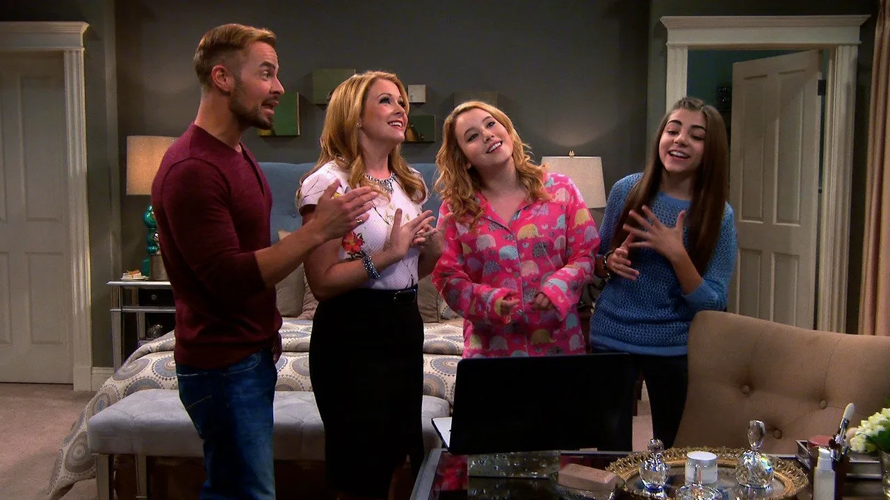 thumbnail - S4:E6 Failure to Communicate