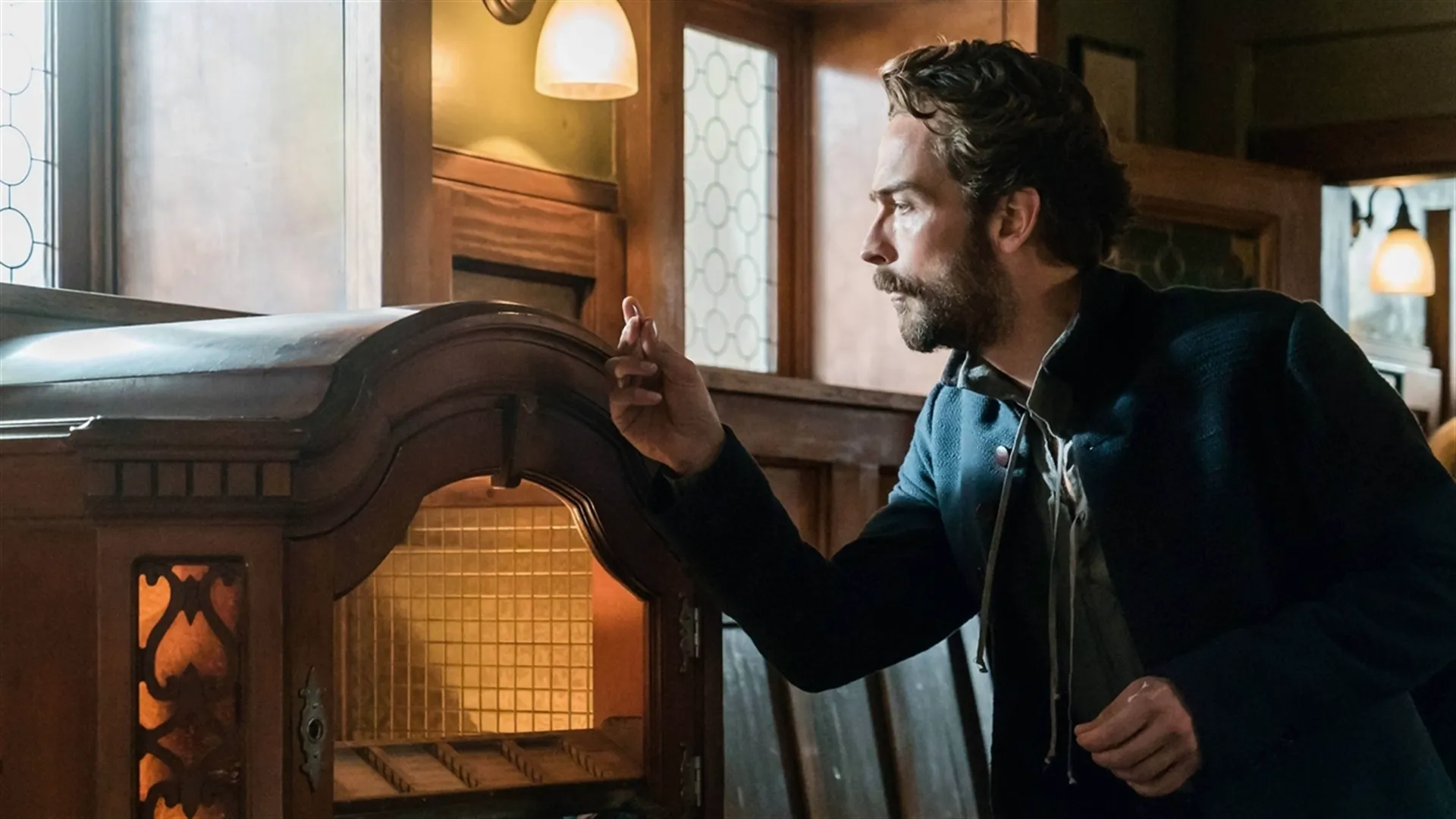 thumbnail - S4:E6 Homecoming