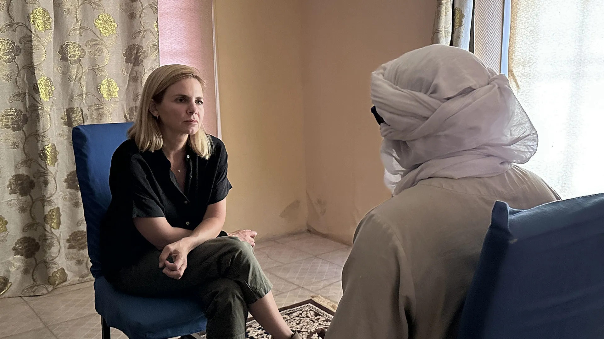 thumbnail - S4：第10話「アフリカのクーデターとの遭遇」