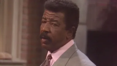 thumbnail - S5:E4 The Fight Of The Century