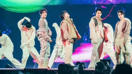 SEVENTEEN [RIGHT HERE] WORLD TOUR