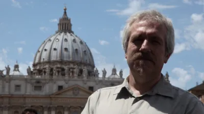 thumbnail - S2:E1 The Mona Lisa Code