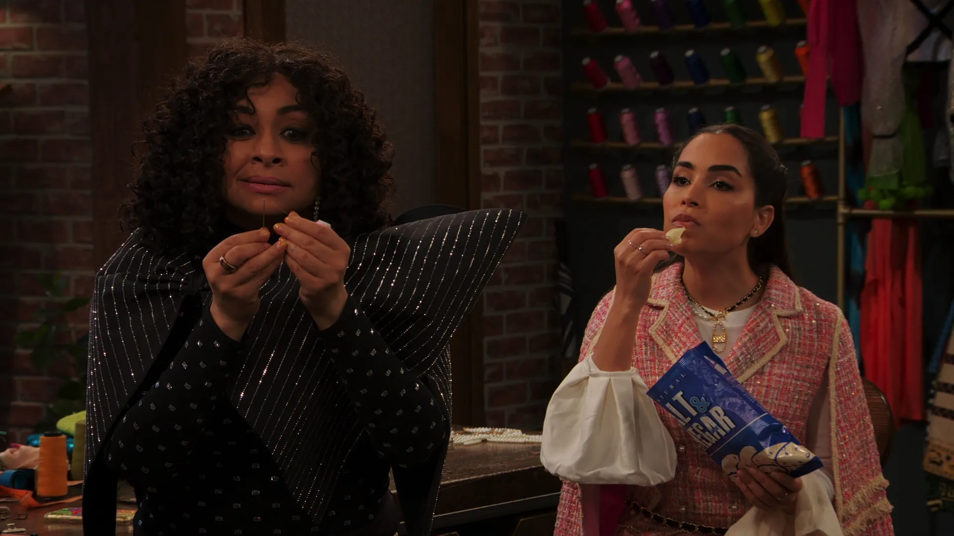 thumbnail - S6:E14 Raven's Clone