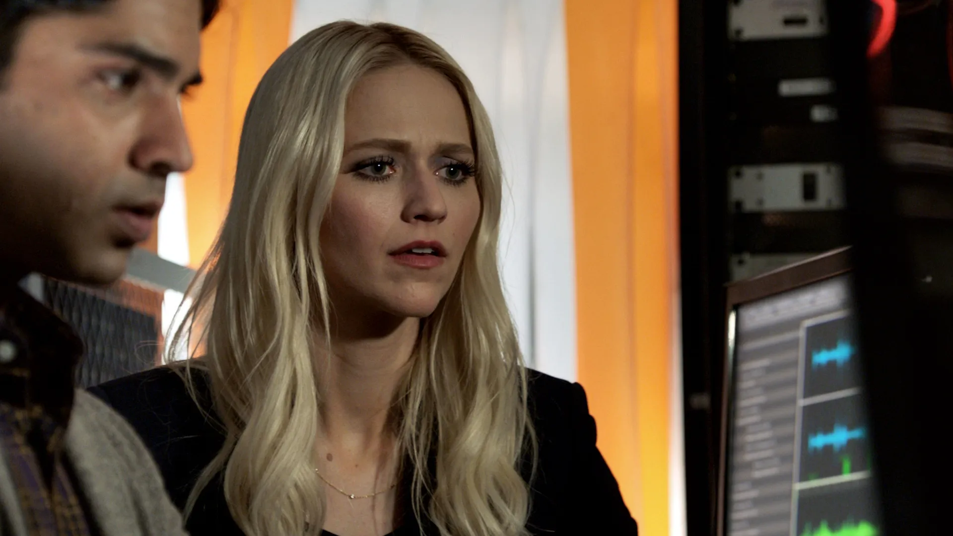 thumbnail - S3:E4 Spy Games