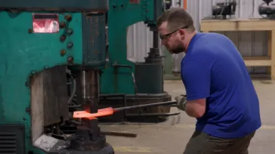 thumbnail - S10:E1 On the Road: Texas Showdown