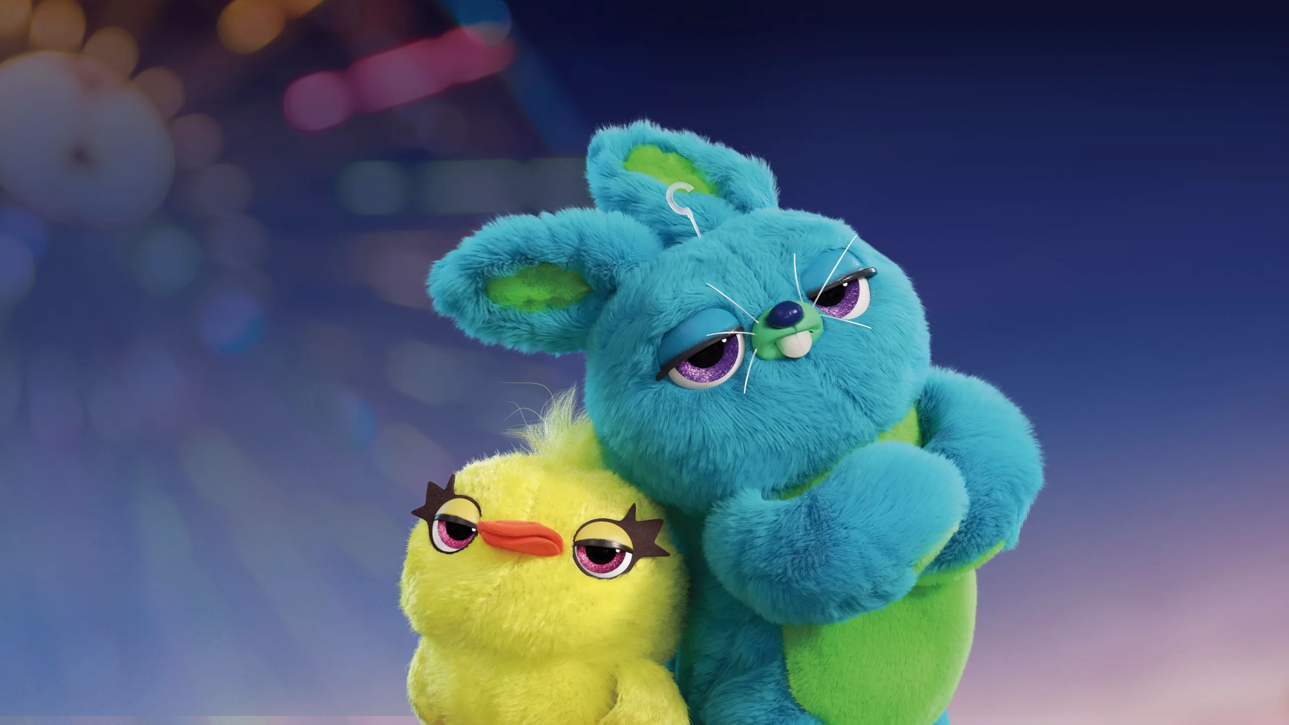 O Patinho e o Coelhinho, bichinhos de pelúcia que entraram na saga em Toy Story 4