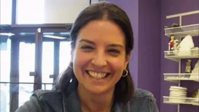 thumbnail - S1:E10 Opposites Attract