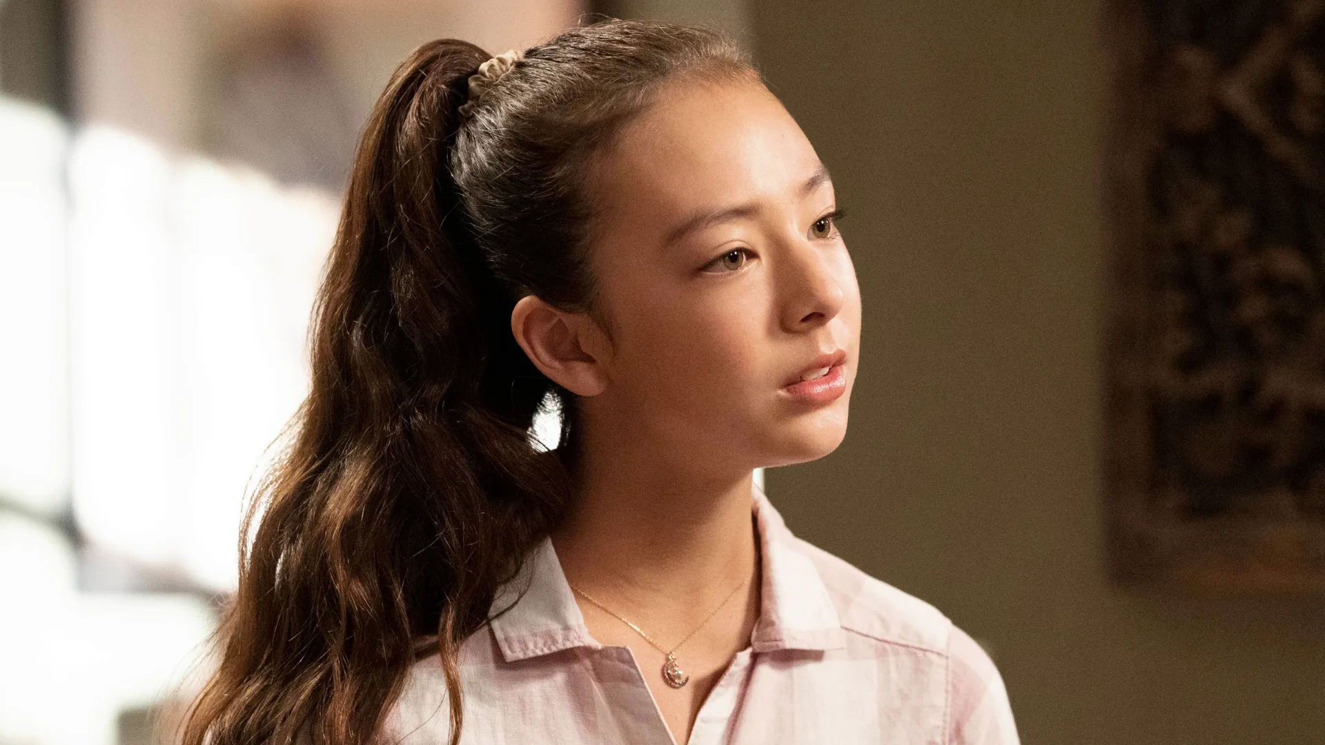 A scene from Modern Family featuring Lily Tucker-Pritchett played by Aubrey Anderson-Emmons