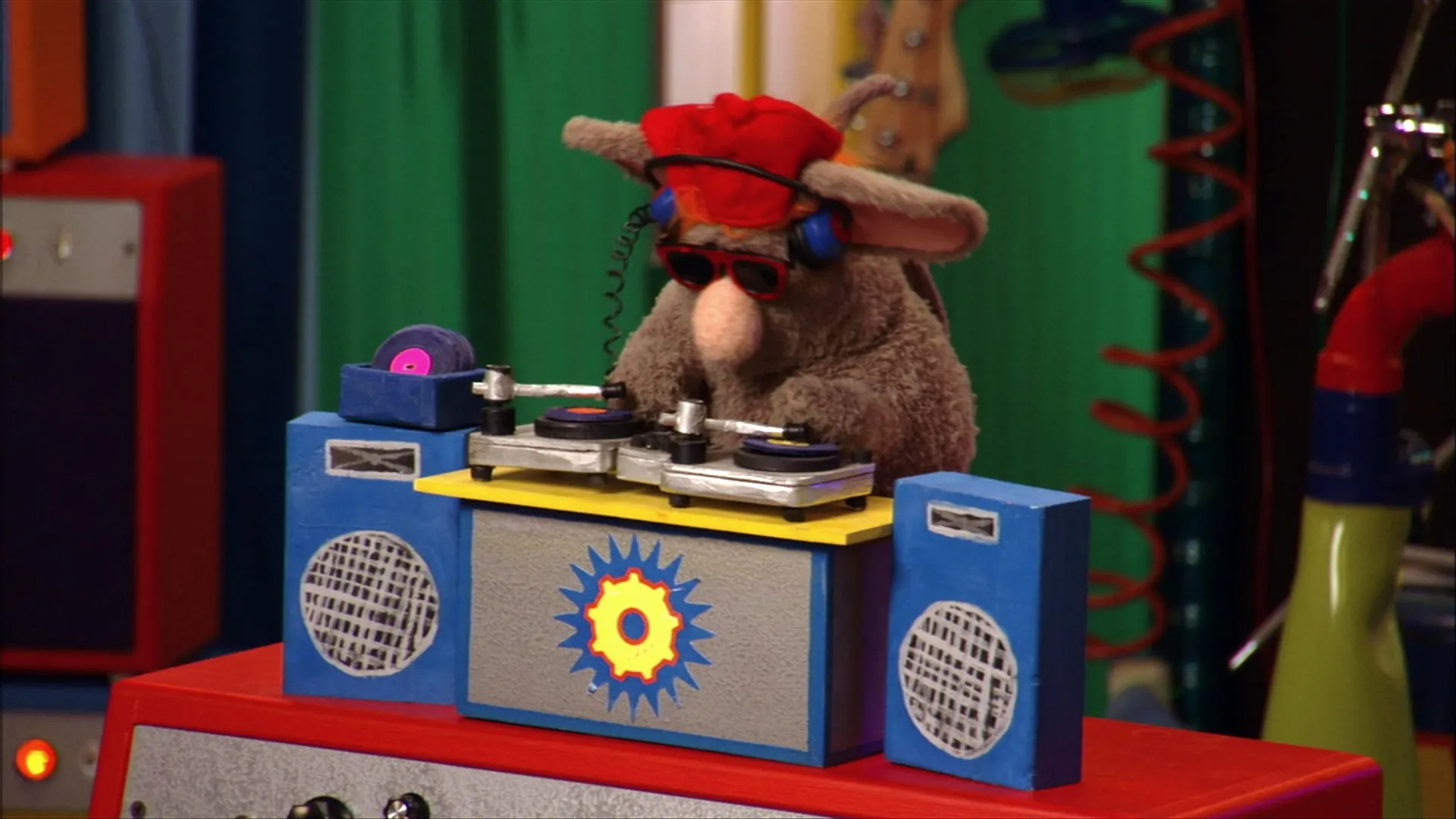 thumbnail - S2：第16話「でんきが　たりない！」