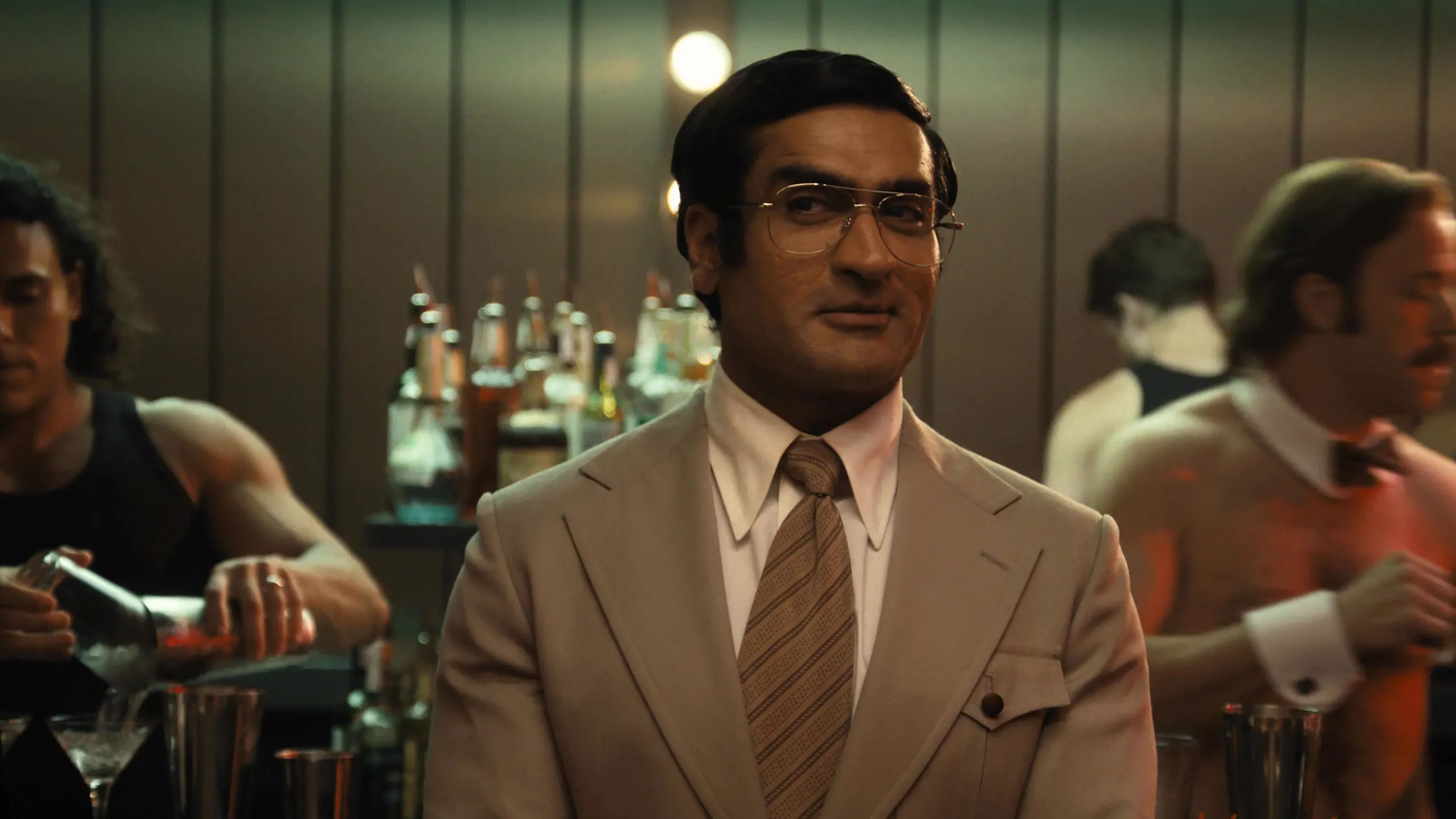 thumbnail - S1:E1 An Elegant, Exclusive Atmosphere