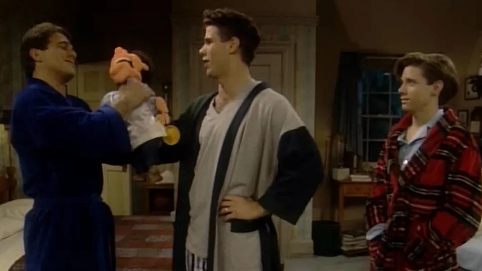 thumbnail - S8:E19 Tony And The Honeymooners