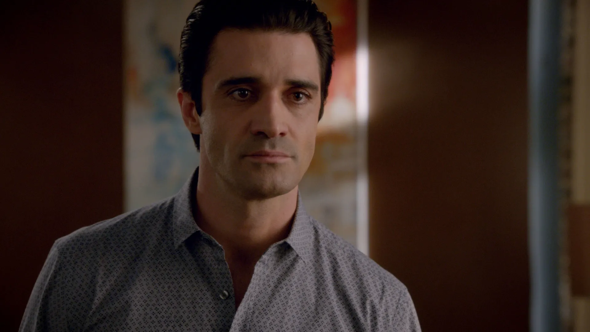 thumbnail - S3:E4 It Hurts to Wait With Love if Love Is Somewhere Else