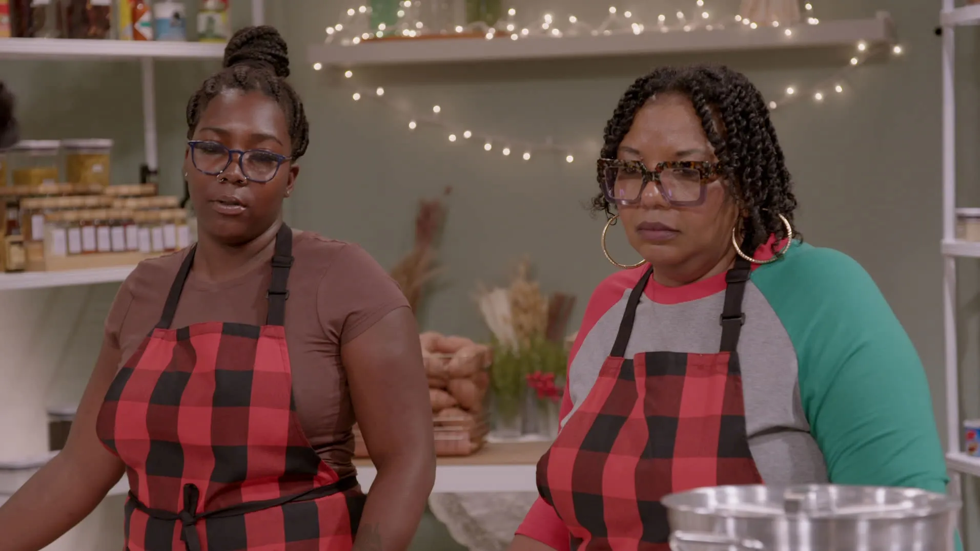 thumbnail - S1:E4 Festive Holiday Desserts