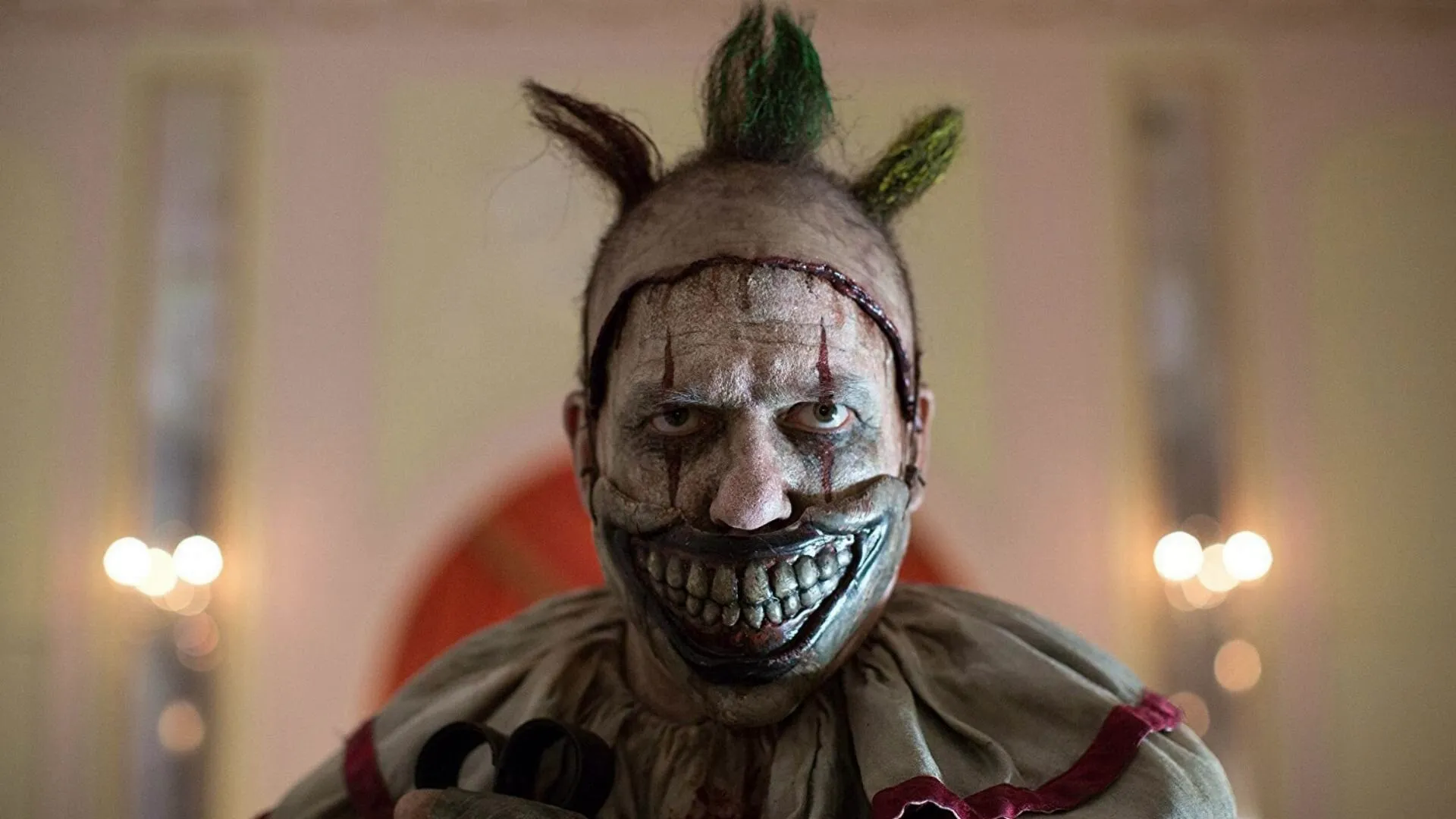 O ator John Carroll Lynch volta como Twisty, o Palhaço em American Horror Story 13