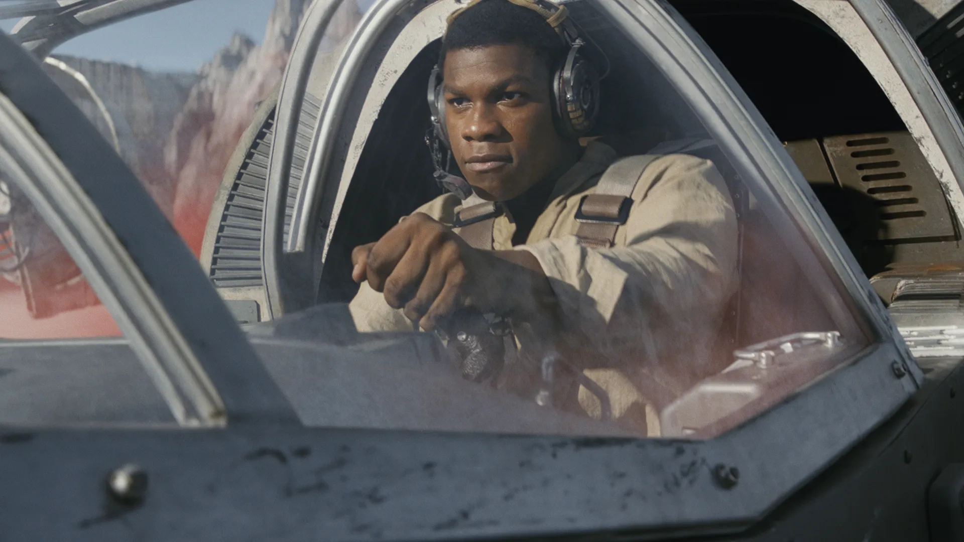 Finn (John Boyega) em Star Wars: Os Últimos Jedi