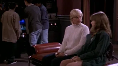 thumbnail - S5:E7 Public Display of Affection