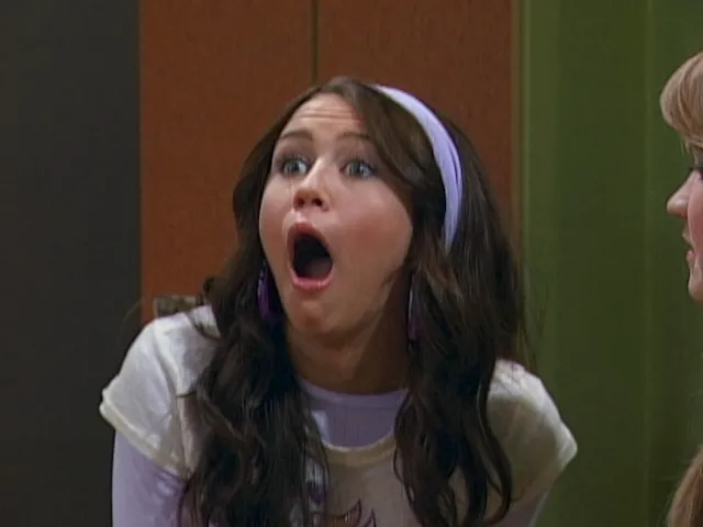 thumbnail - S2：第15話「疑惑のカラオケ・ナイト」