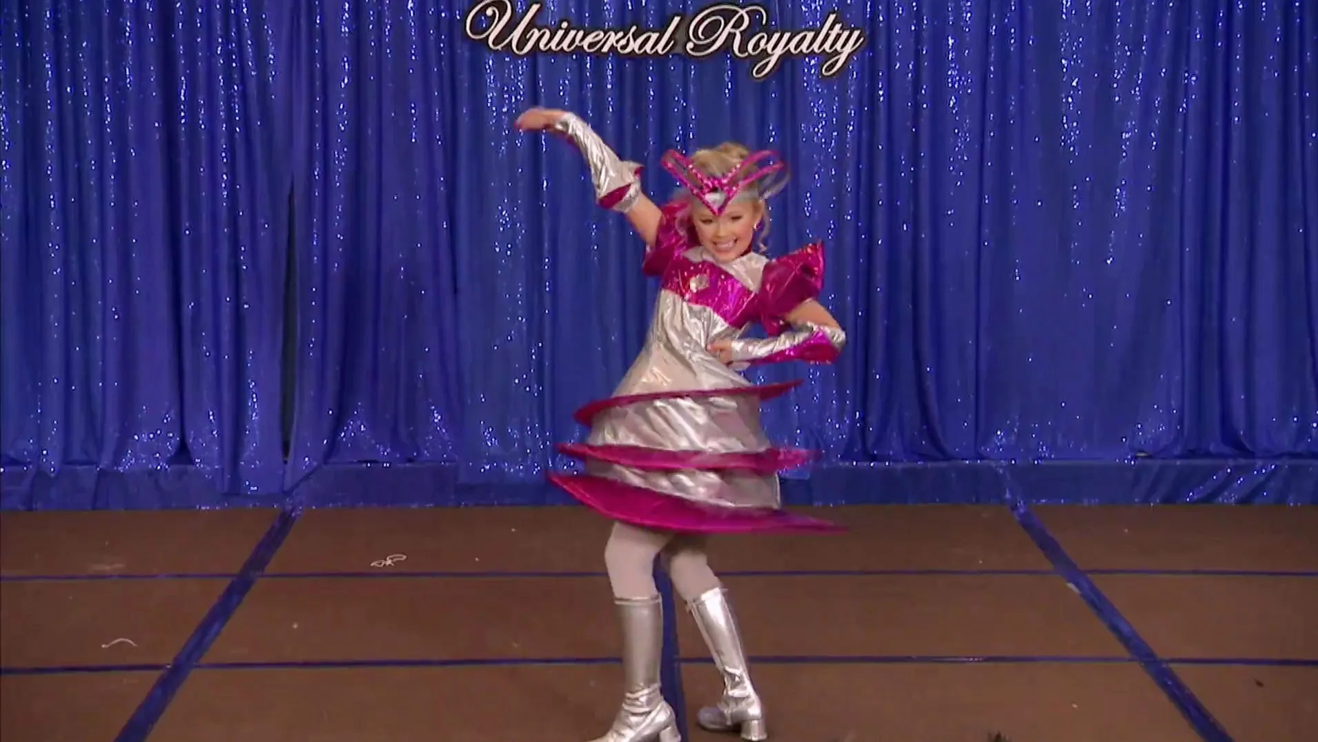 thumbnail - S8:E3 Universal Royalty: Galaxy Queen