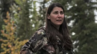 thumbnail - S10:E1 Hunt to Survive