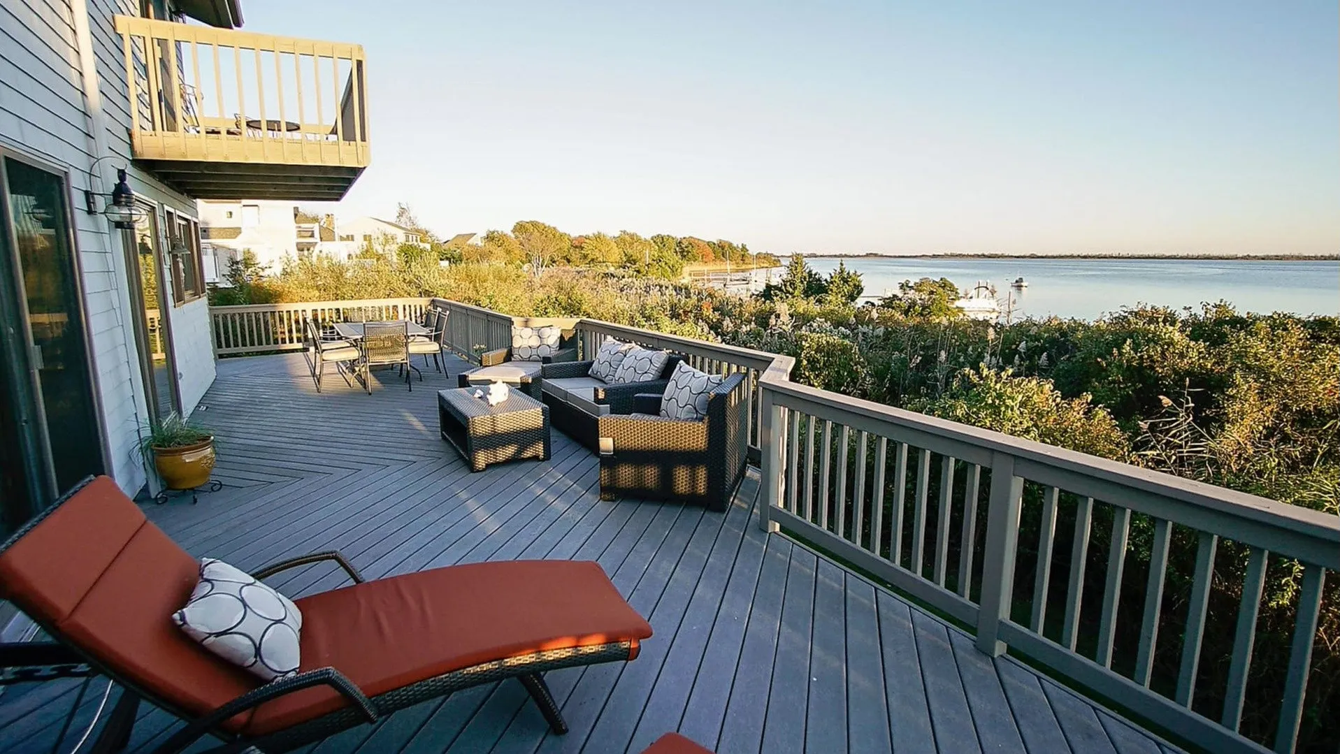 thumbnail - S3:E3 Narragansett Bay Retreat