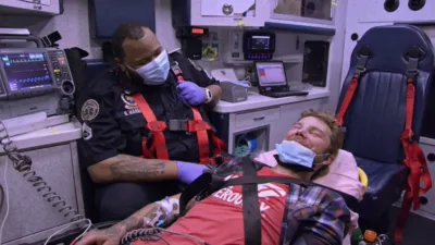 thumbnail - S7:E3 A Tale Of Two Cities