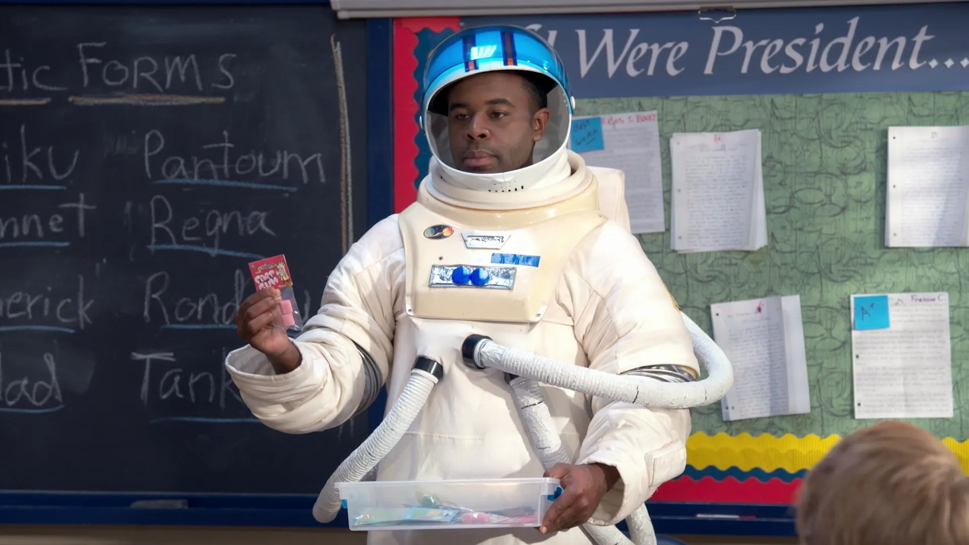 thumbnail - S2:E8 Anne Comes to School