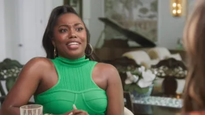 thumbnail - S1:E6 The Royal Racket