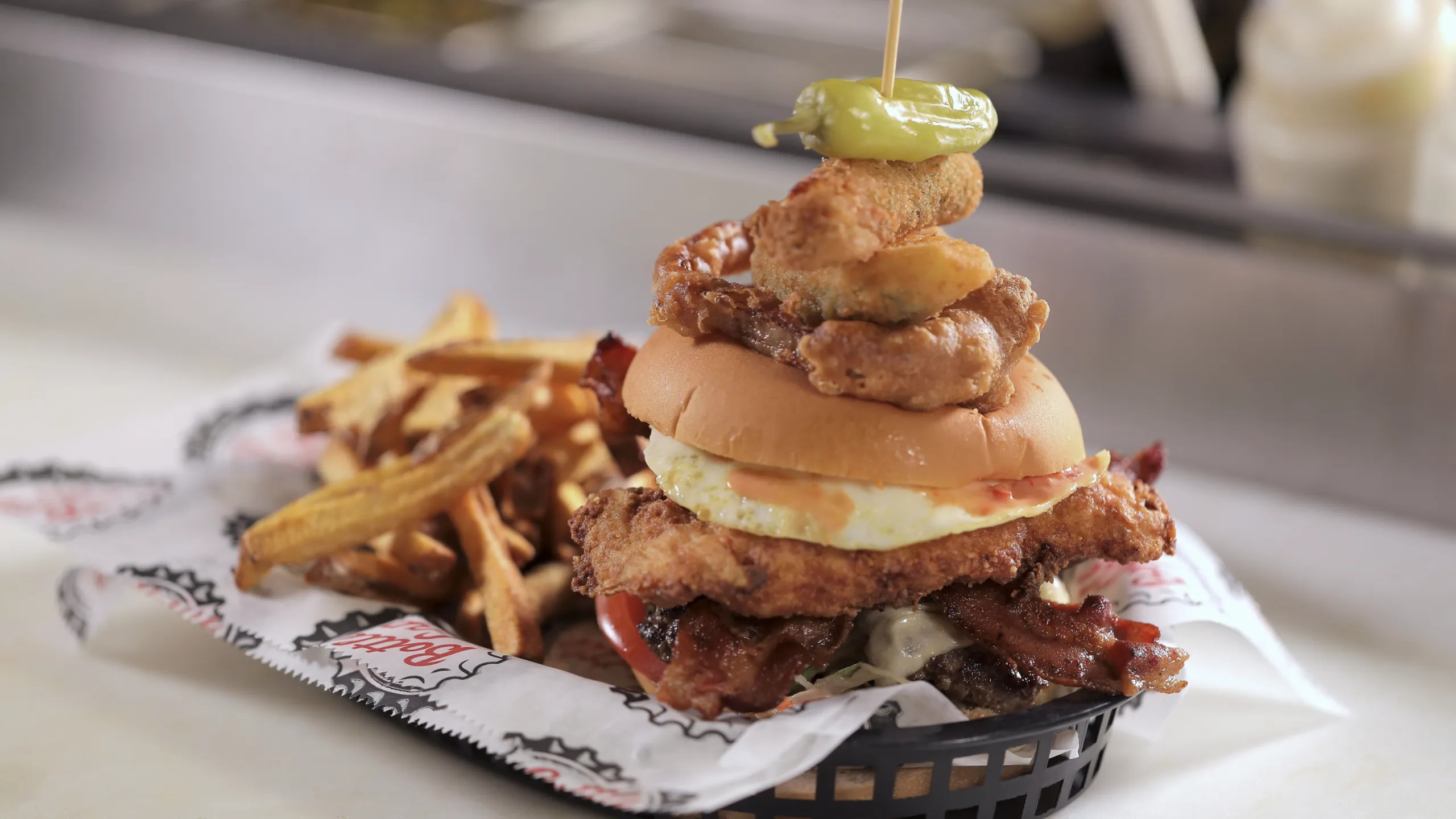 thumbnail - S43:E10 Burger, Bird and Meaty Italian