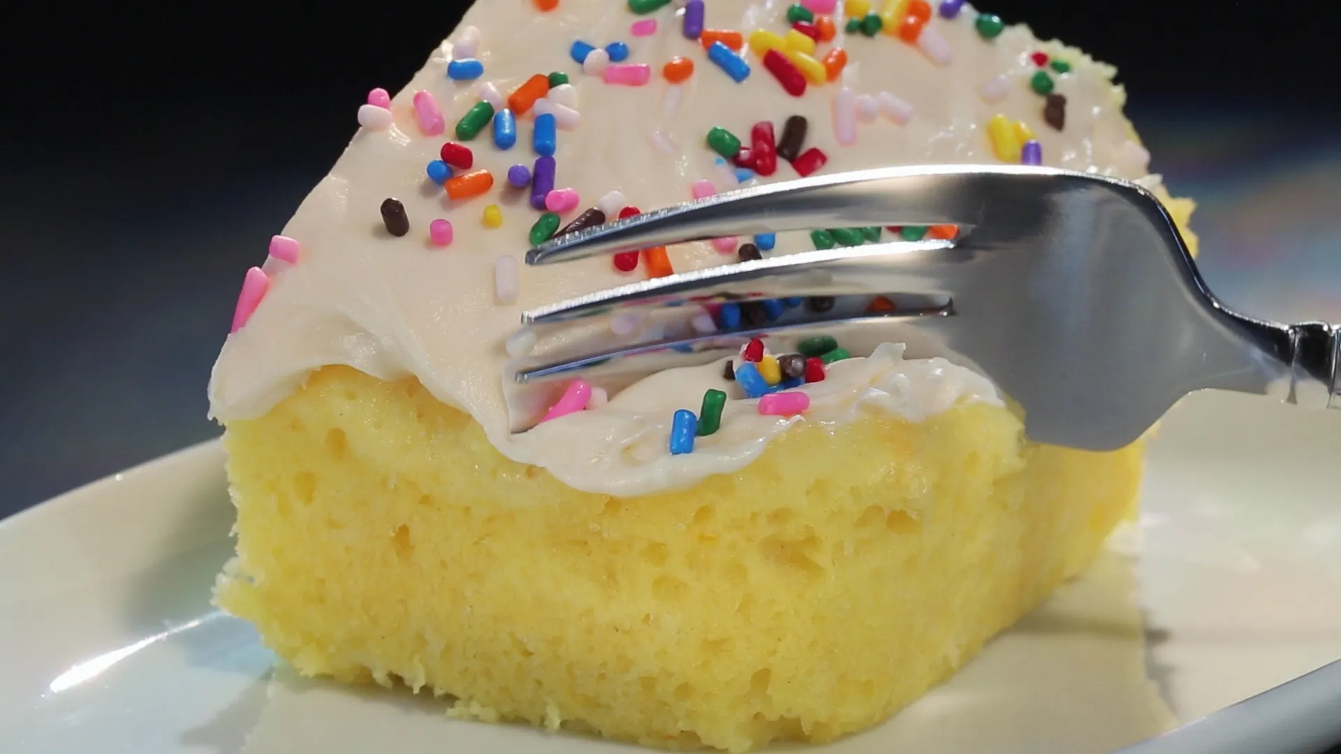 thumbnail - S5:E5 Let Them Bake Cake