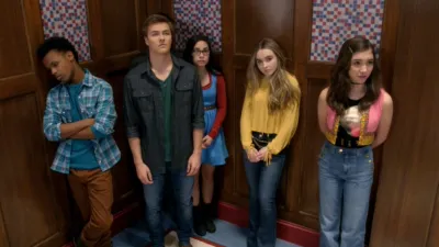 thumbnail - S3:E1 Girl Meets High School Part One