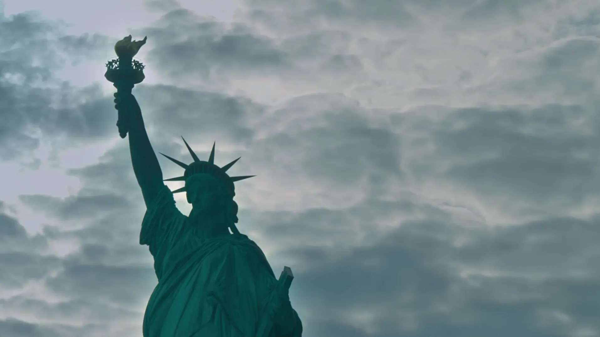 thumbnail - S2:E10 Ciao New York