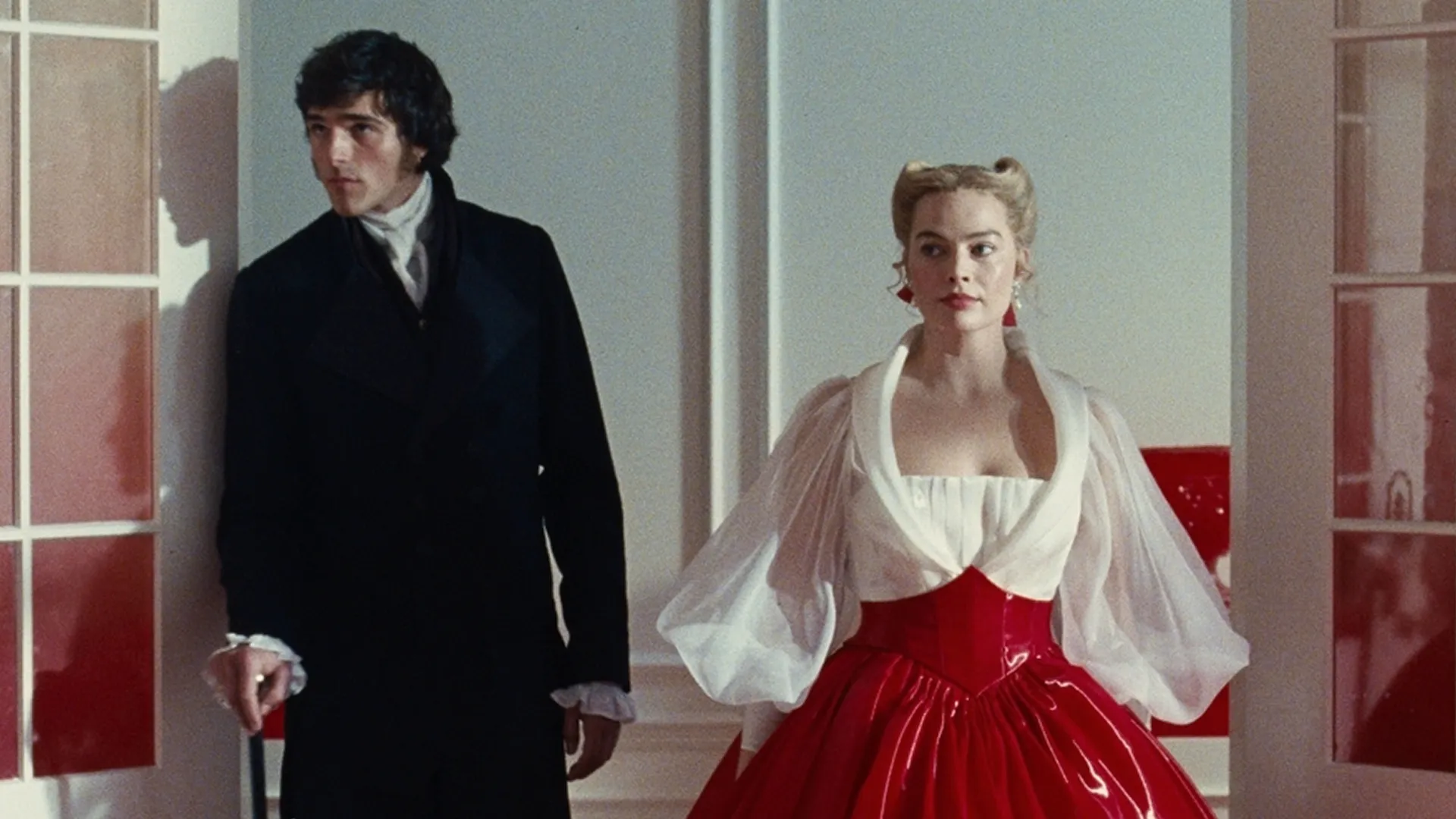Jacob Elordi and Margot Robbie in Wuthering Heights.