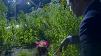 thumbnail - S1:E1 Find the Girl