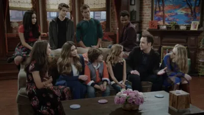 thumbnail - S3:E19 World Meets Girl