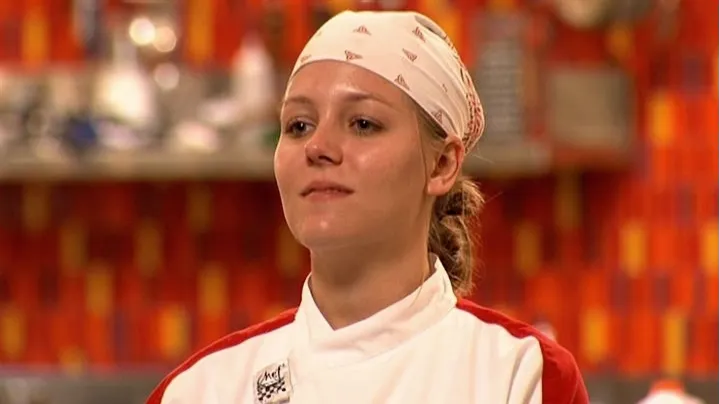 thumbnail - S4:E8 8 Chefs Compete