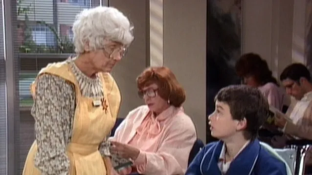 thumbnail - S4:E2 The Days and Nights of Sophia Petrillo