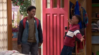 thumbnail - S2:E10 Owen's Bromance