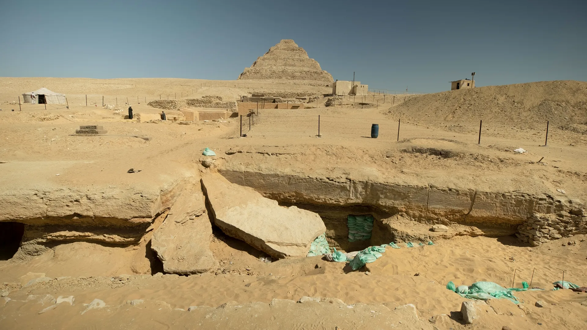 thumbnail - S2:E4 Secrets of the Pyramids