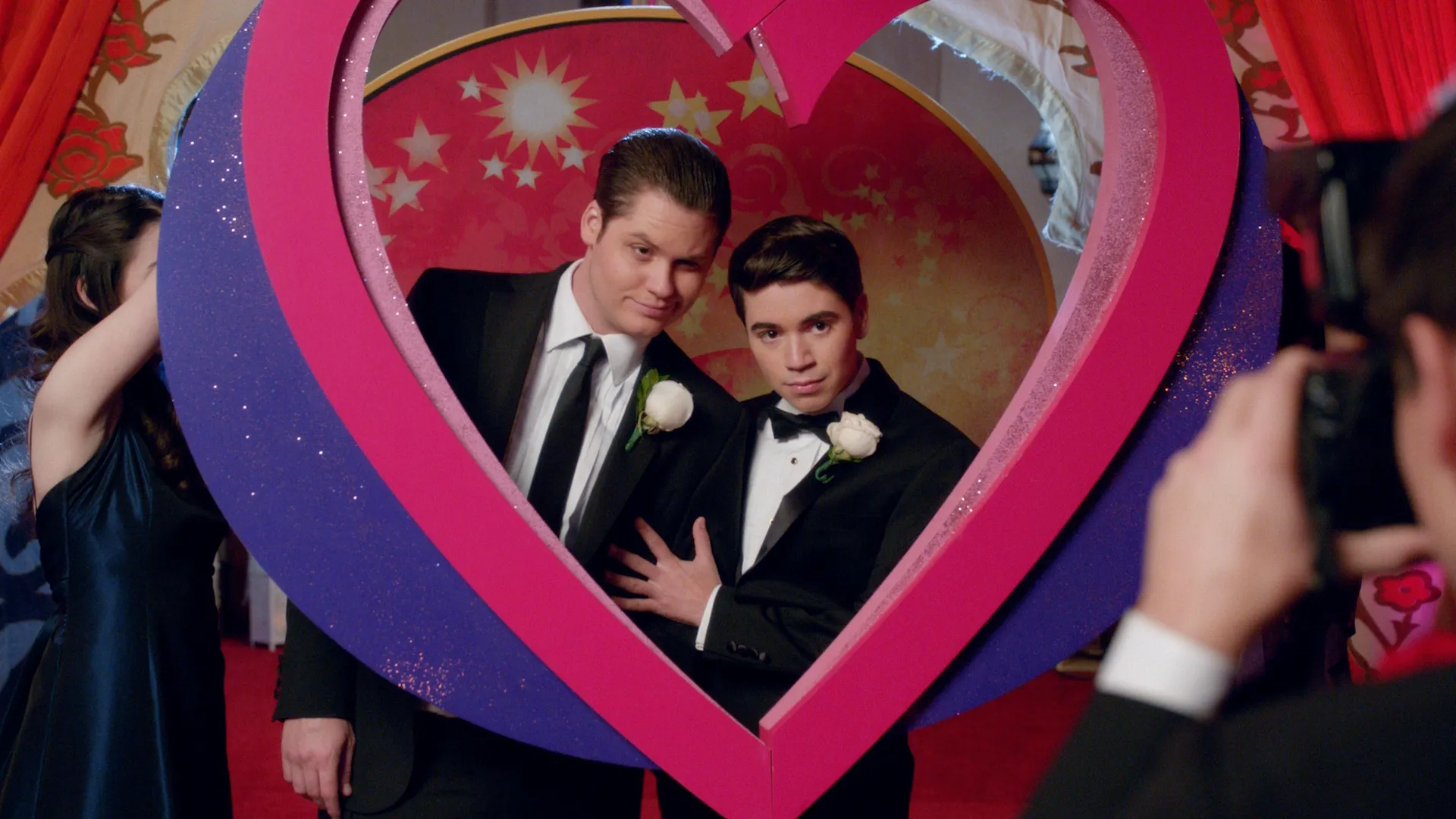 thumbnail - S1:E13 The Real Prom