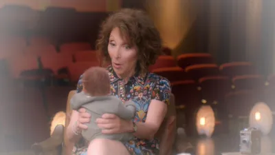 thumbnail - S3:E8  Is Oliver’s heart messing with his head?