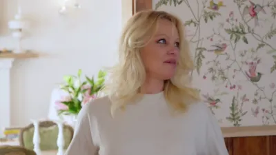 thumbnail - S1:E3 This Ain’t Grandma’s House