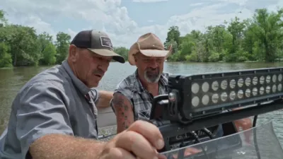 thumbnail - S3:E5 What Lies Beneath