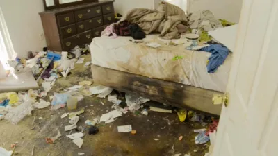 thumbnail - S1:E7 A Family Affair