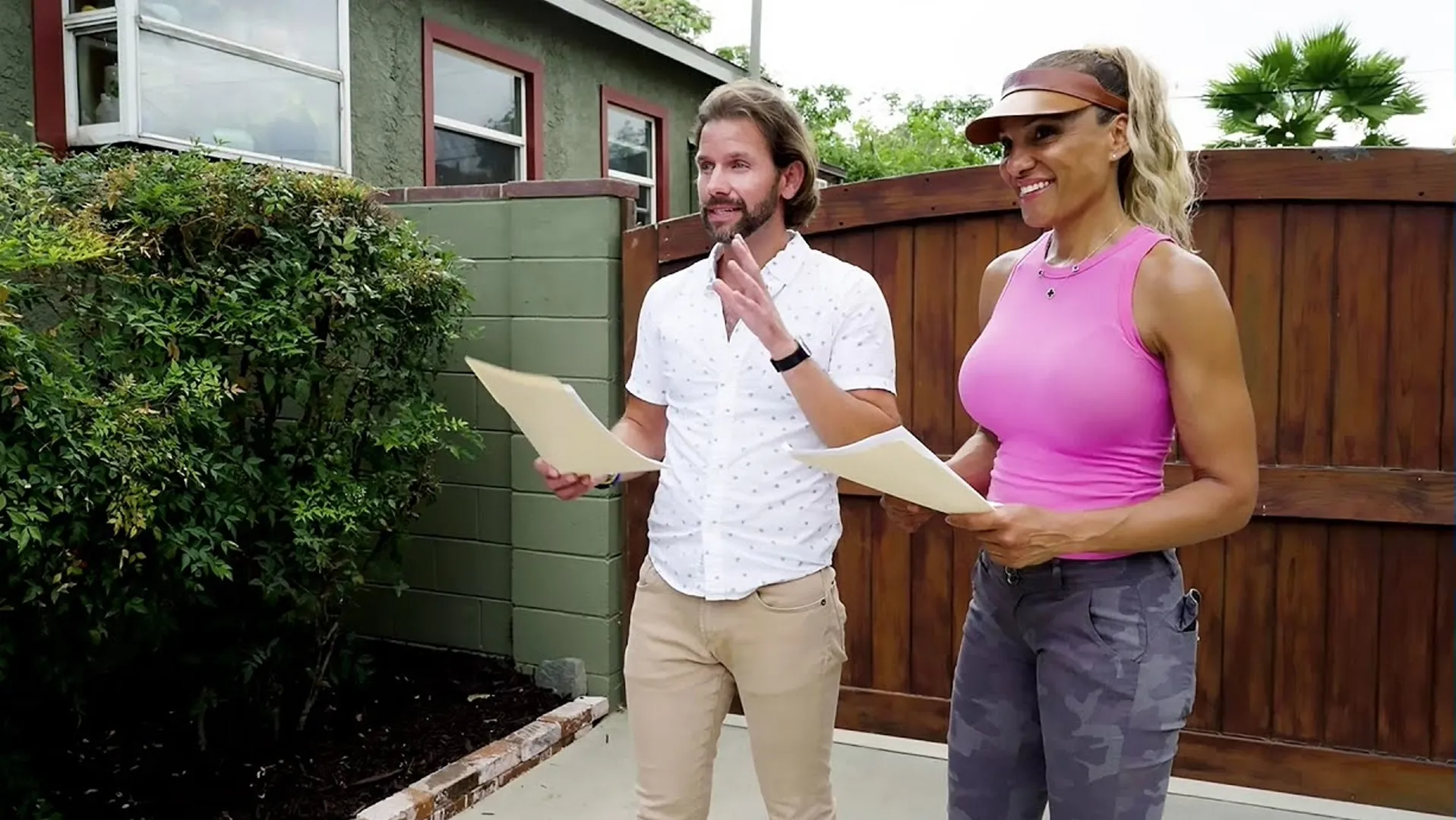 thumbnail - S1:E1 Meet the Neighbors