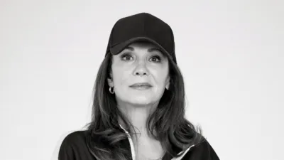 thumbnail - S1:E8 Iris