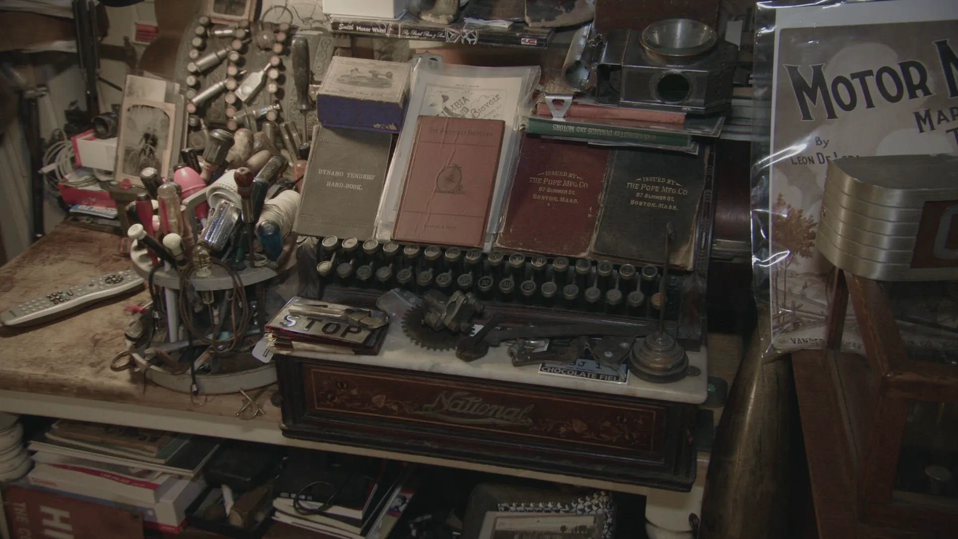 thumbnail - S26:E6 Pickin' Wall-to-Wall