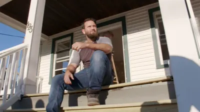 thumbnail - S1:E1 South Bound Stinky